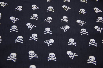 Baumwollwebware, Piraten, Totenköpfe, schwarz, 0,5 m